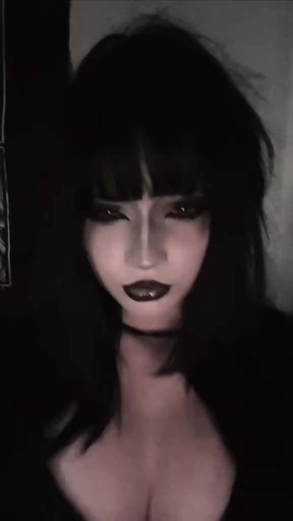 @𝔄𝔯𝔦 𝔍𝔢𝔞𝔫𝔫𝔢 🧛🏻♀️🦇