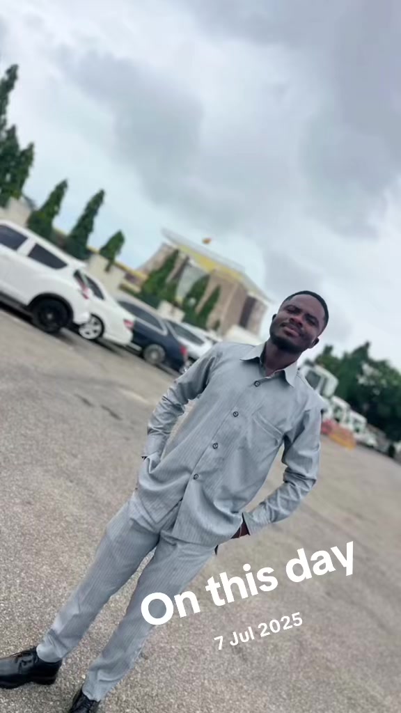 @Berry the fanti_boy☯︎🦍🥷🇬🇭