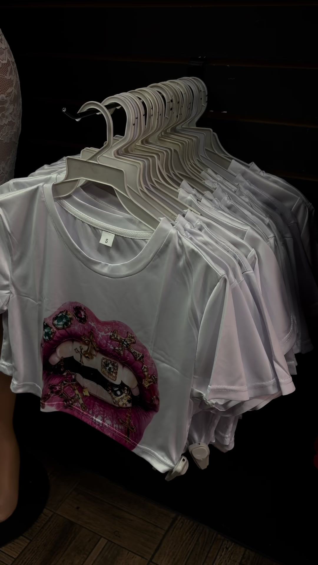 @Laclothingsanjuan