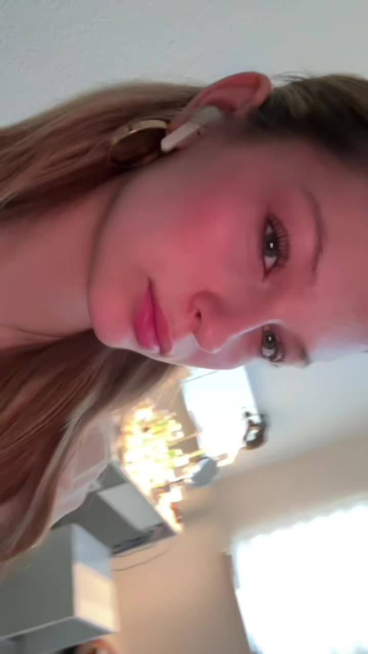 @elliii