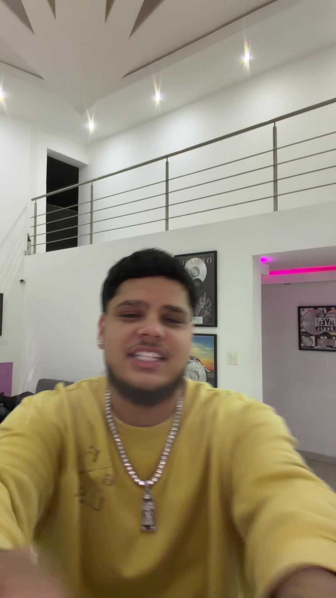 @deimioficial