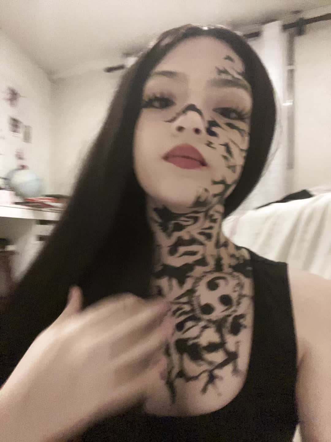 @♱