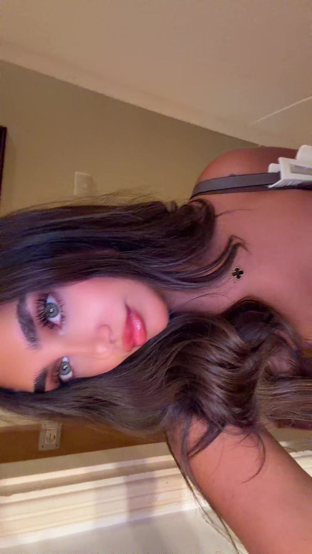 @Vanessabaz