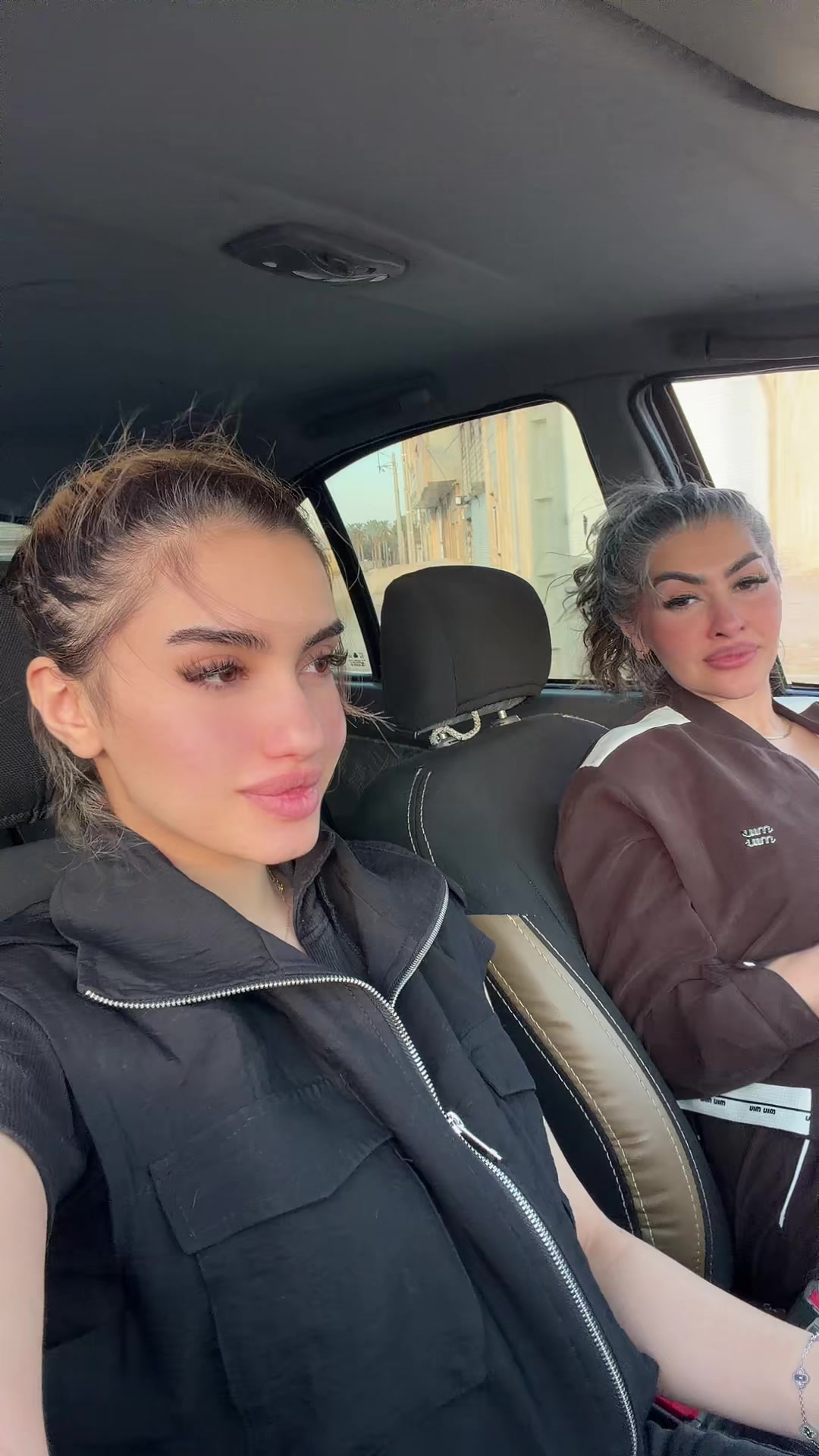 @elenahmadi1