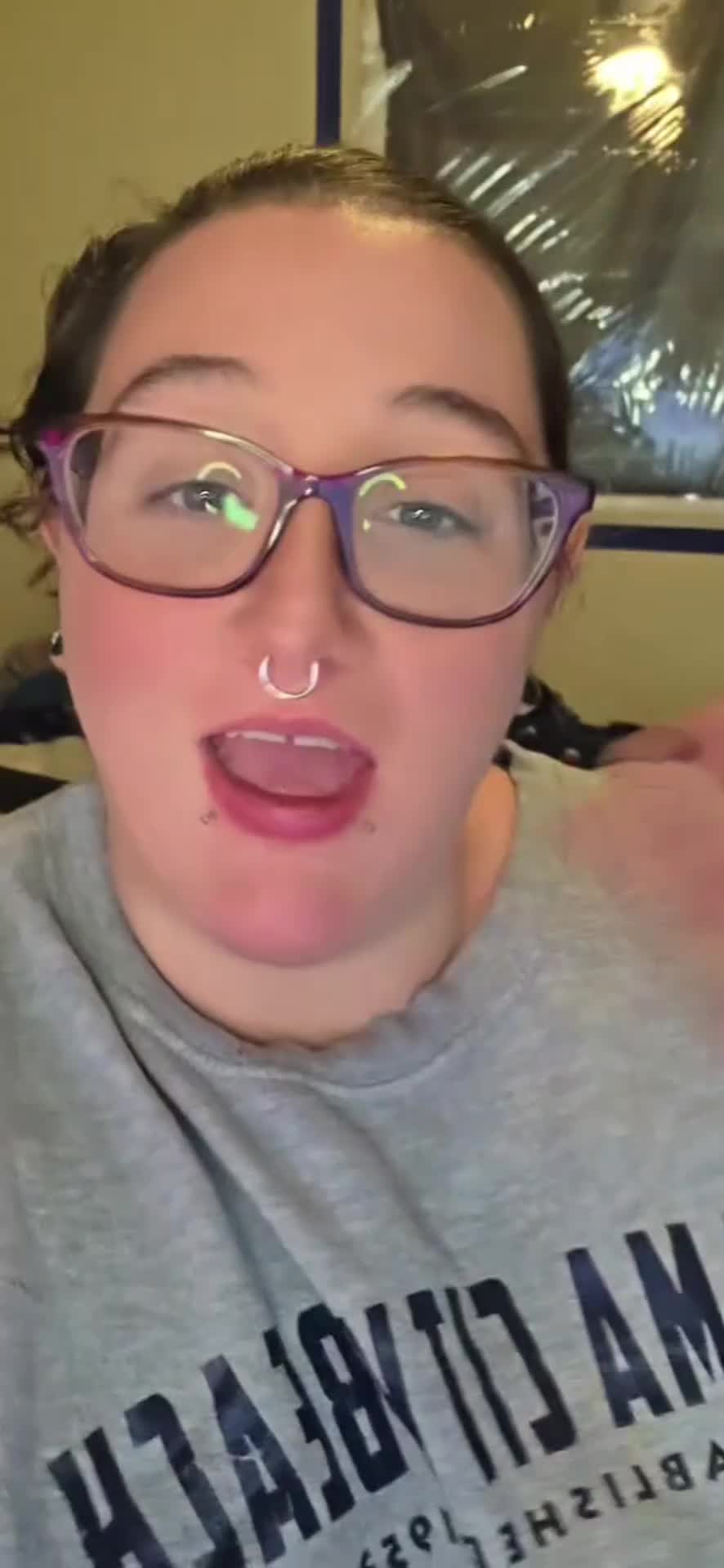 @_momma_wolf_