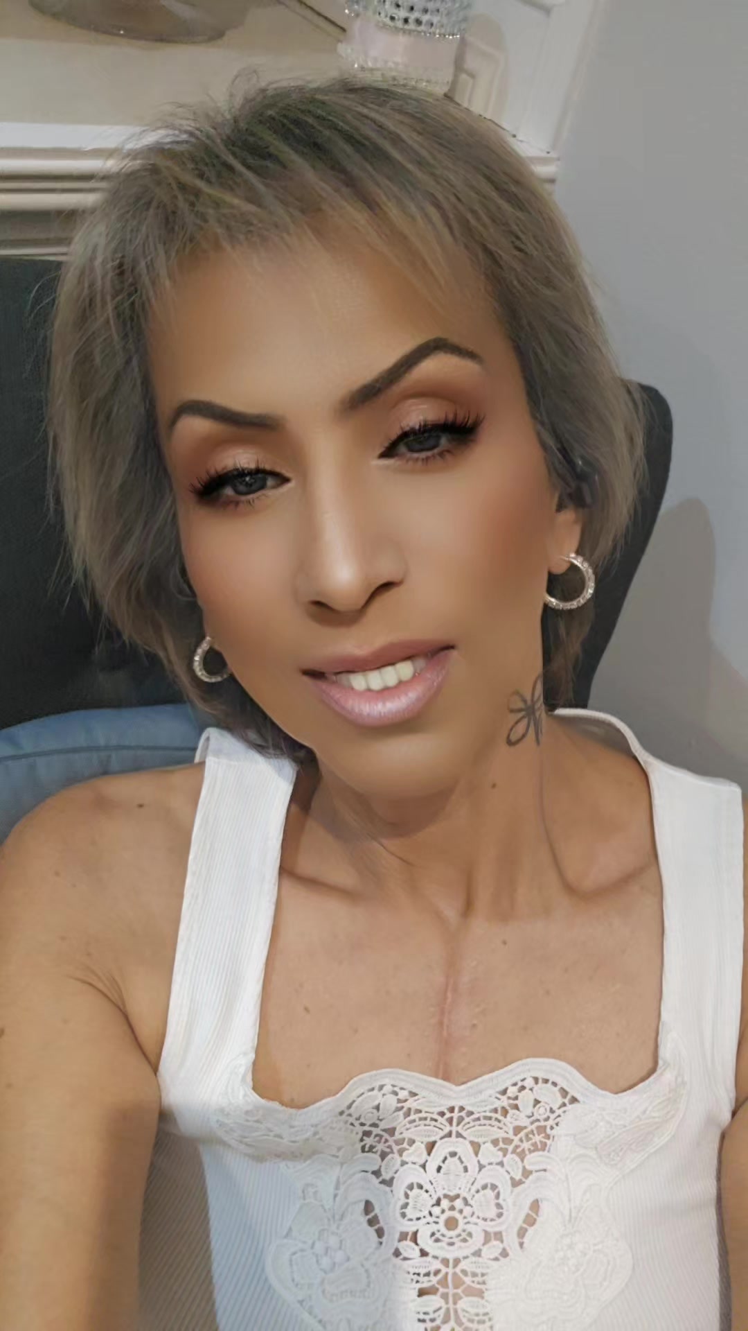 @Dee