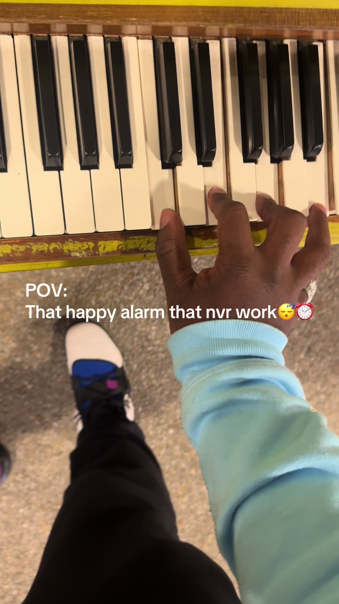 @OZZYJO3L