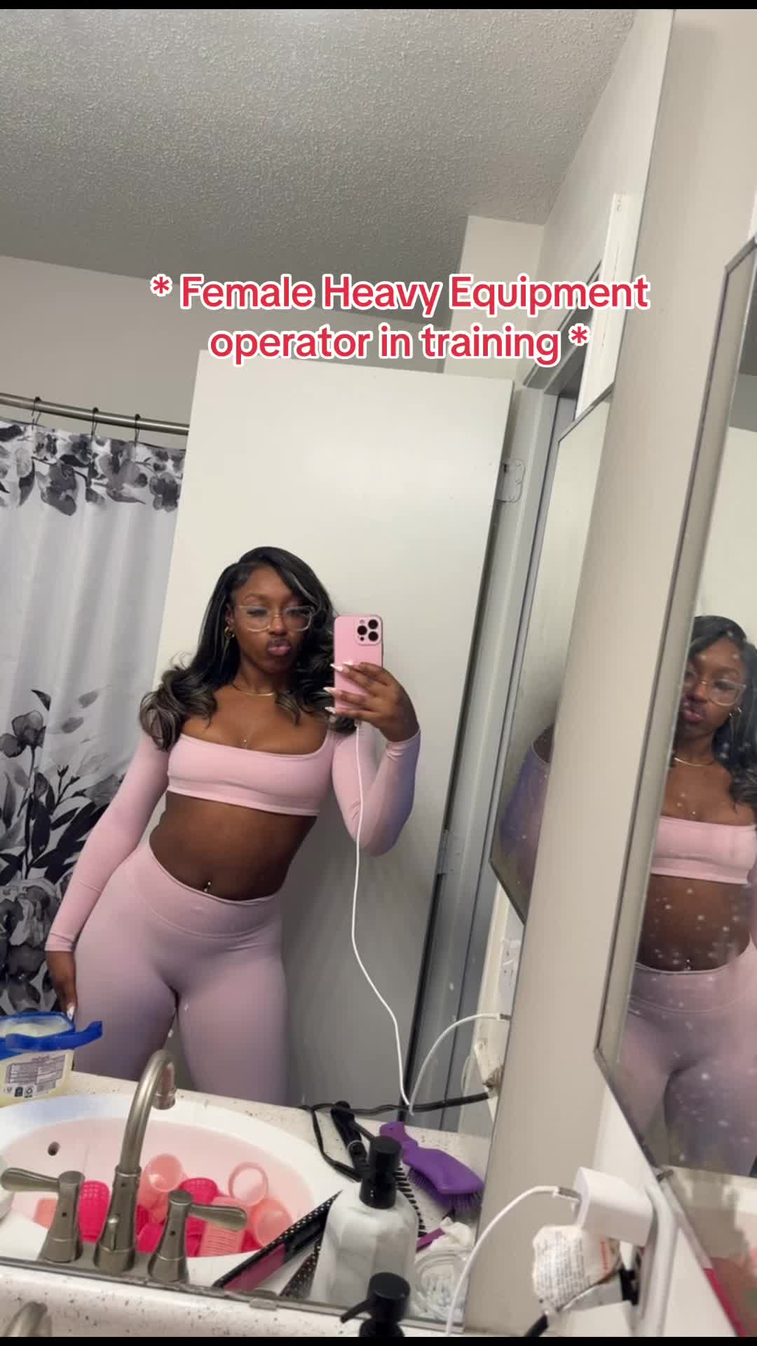 @PrettyWithaScar