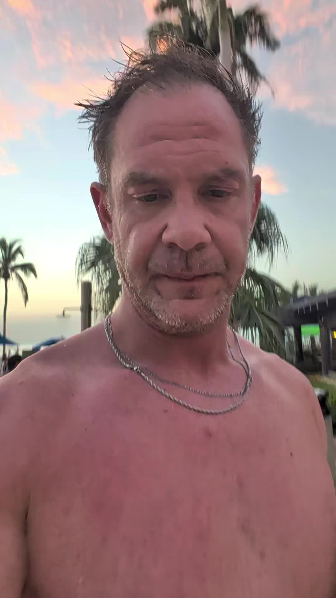 @Strechedurhole