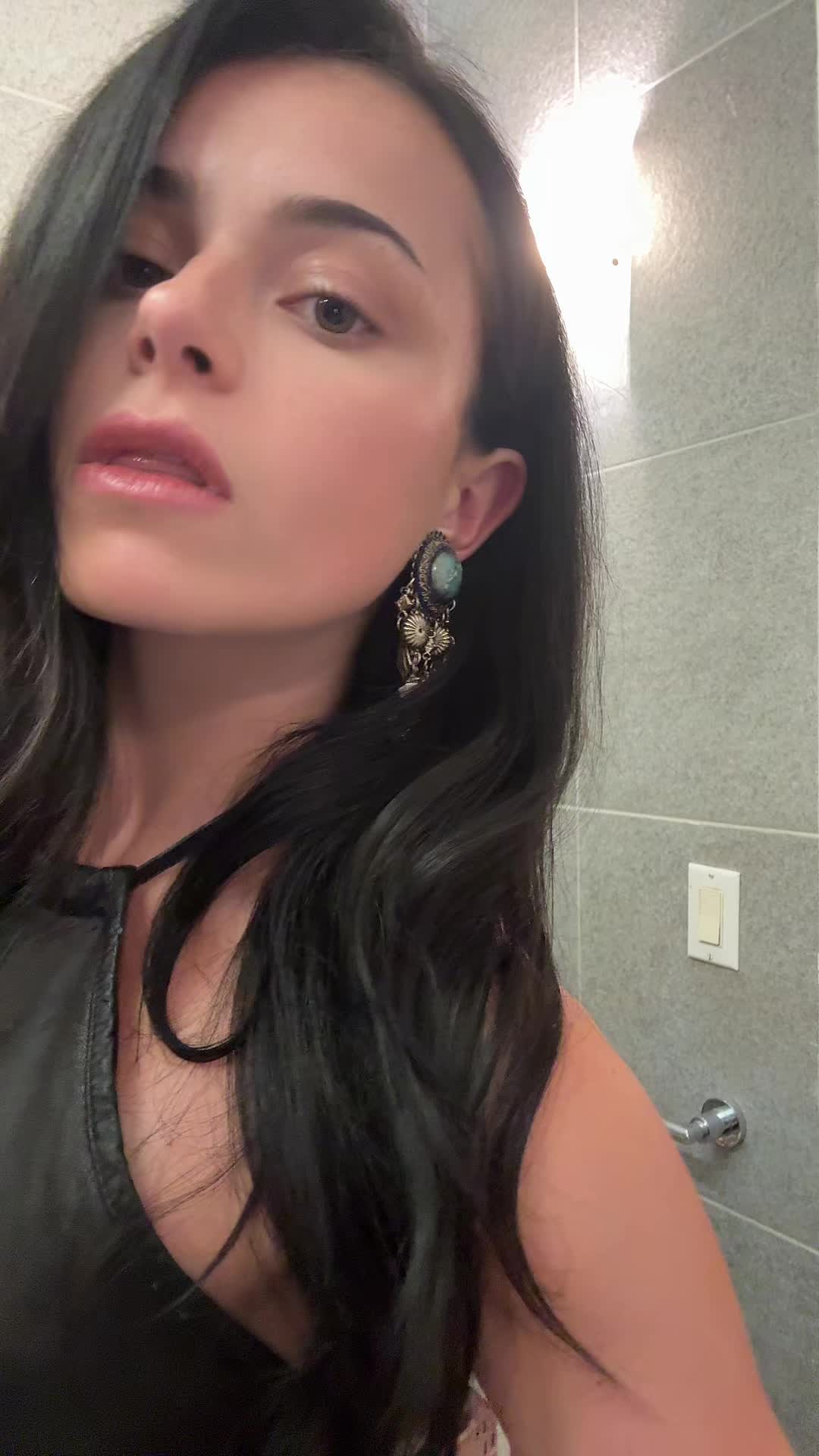 @bella.menser