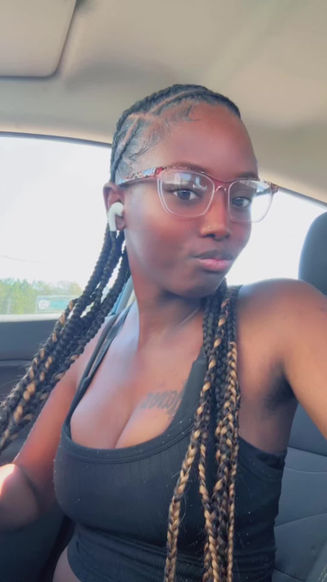 @Prettylil.tyy