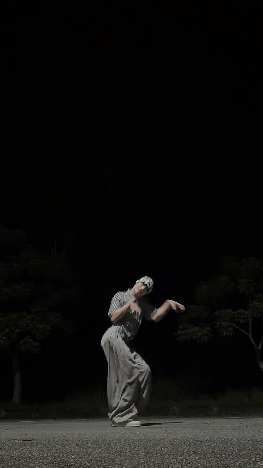 @mon