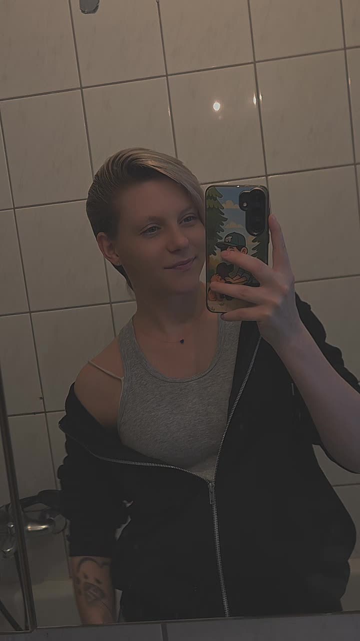 @♡ 𝔍𝔢𝔰𝔰𝔦𝔢 ♡