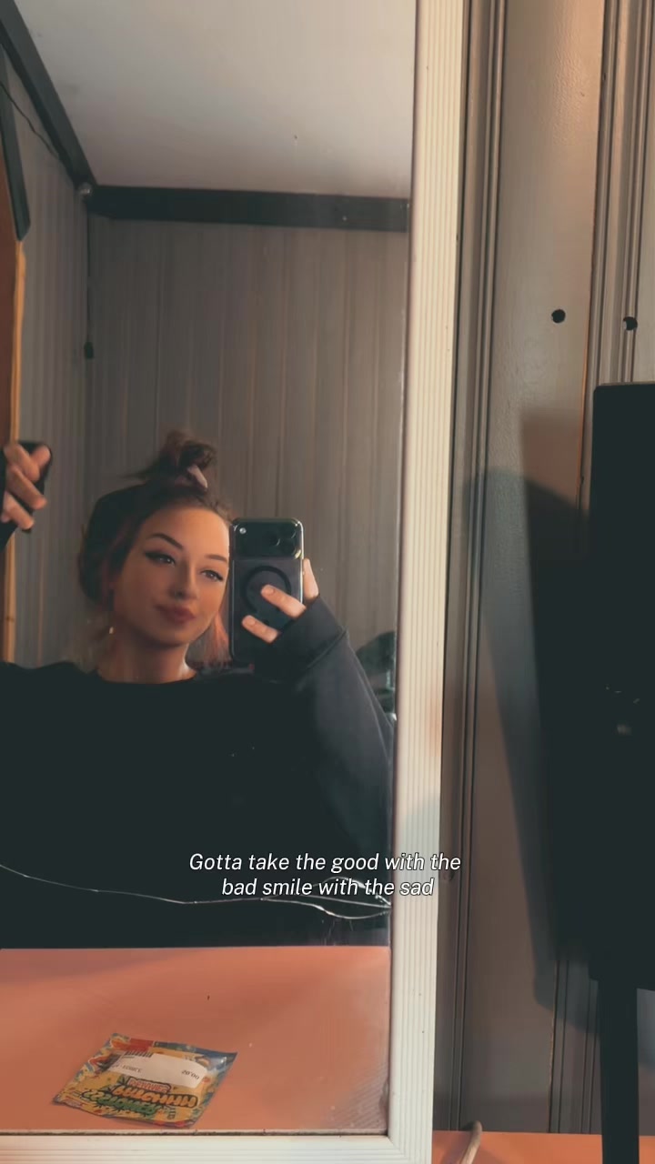 @Nessa•🍒💣•Medical Mom
