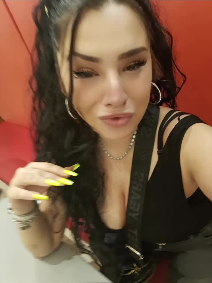 @✨˚₊·𝑆𝑎𝑟𝑎 𝑅𝑜𝑥𝑦·₊˚✨