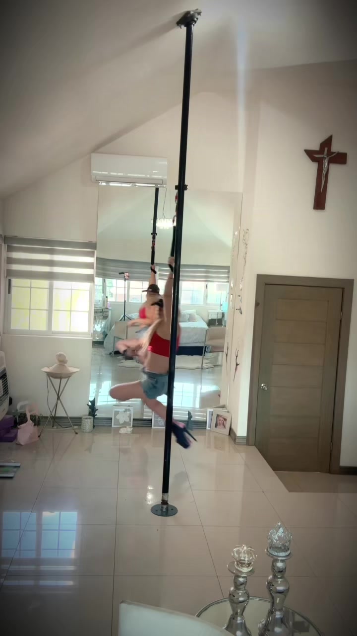 @Pole Elisa
