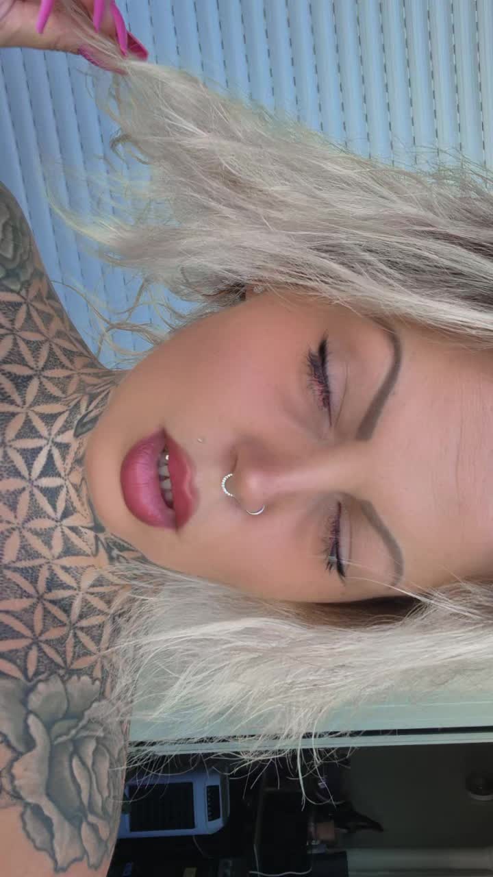 @ᗷᗩᖇᗷIᕮ 👑