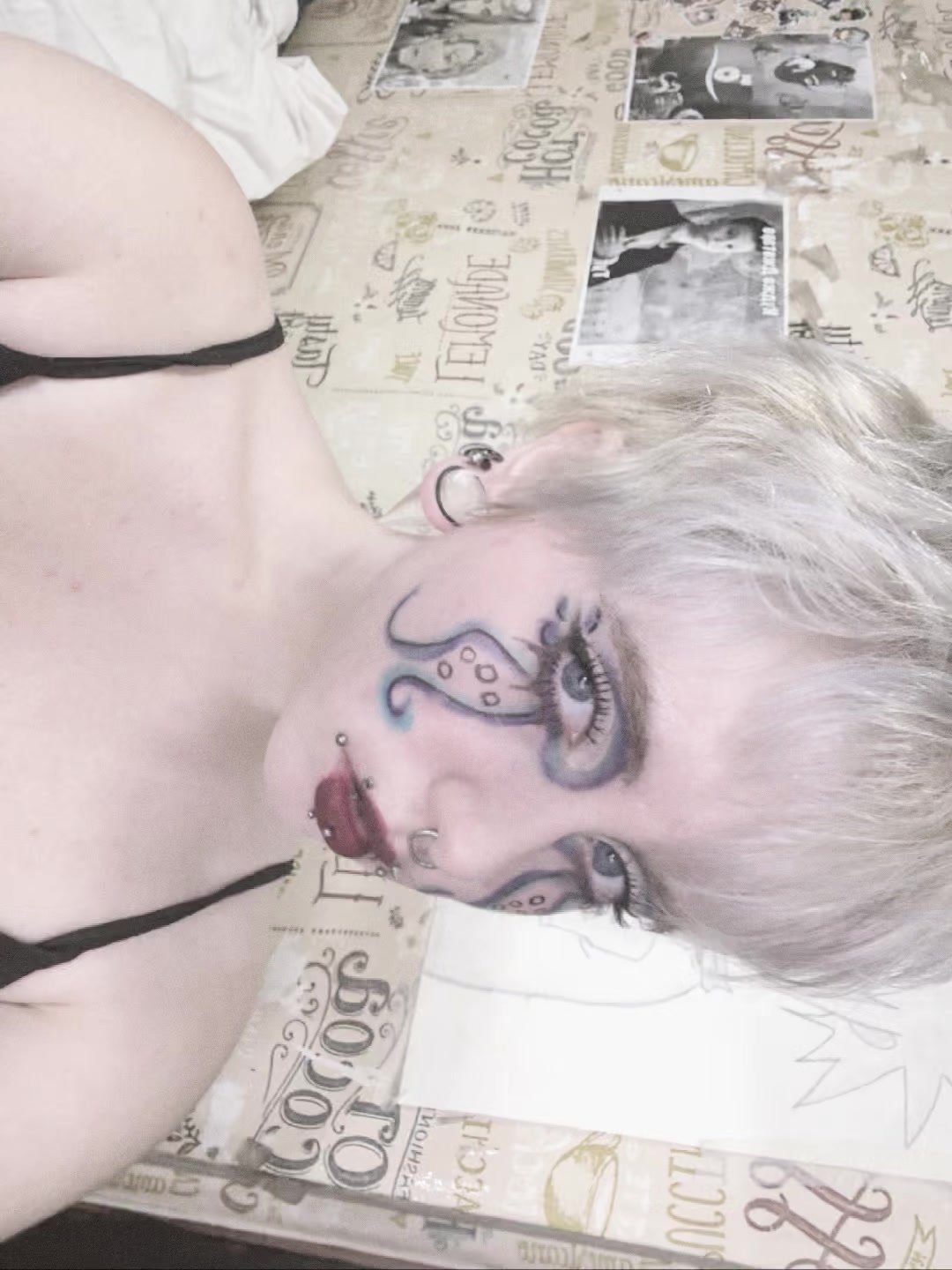 @𝐛𝐚𝐭🕸she/her