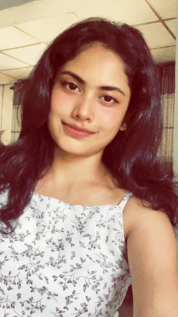 @MAYA 💫