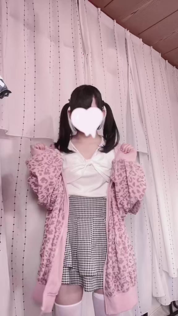 @まにゃ