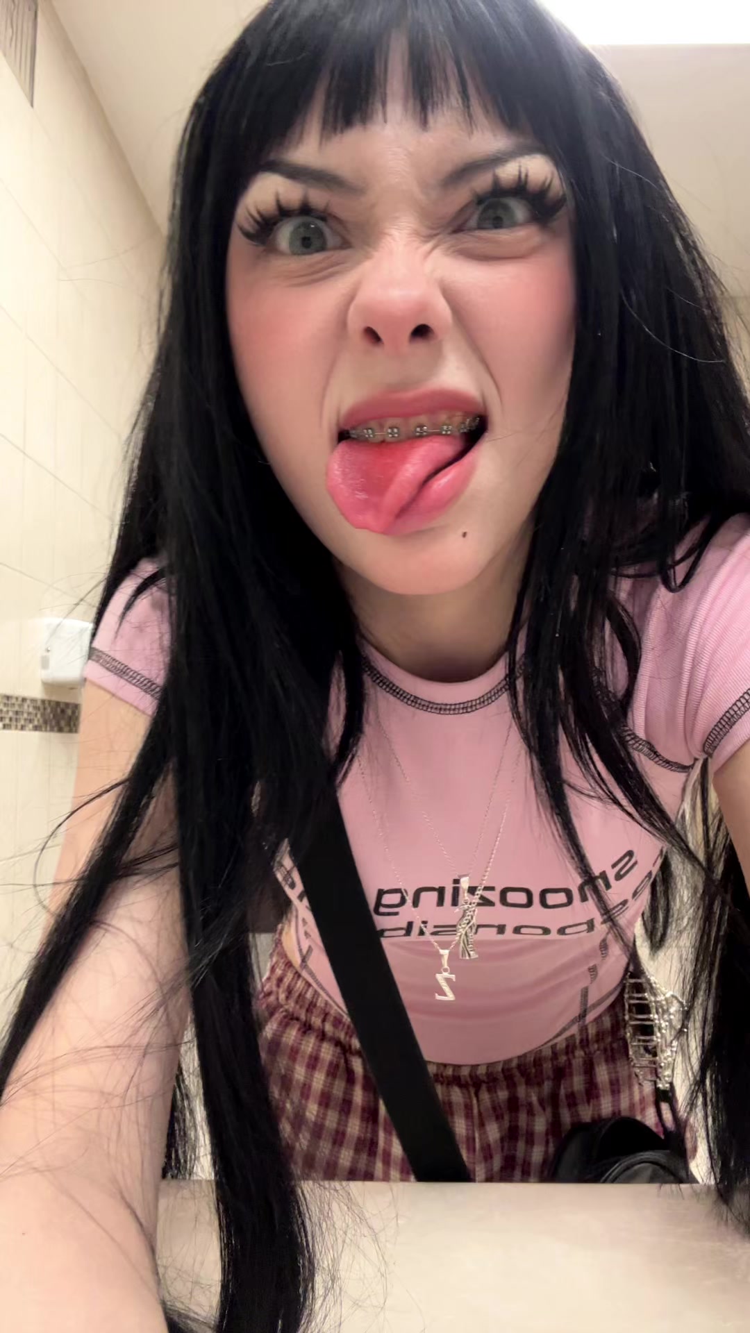 @SkinnyGhostiee🧛🏻♀️