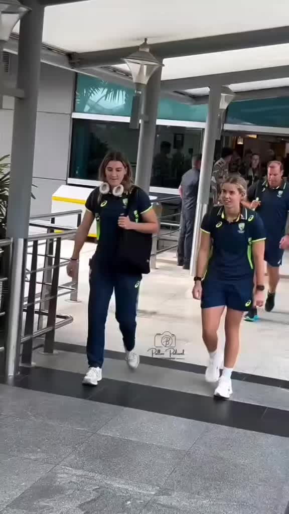 @ELLYSE PERRY