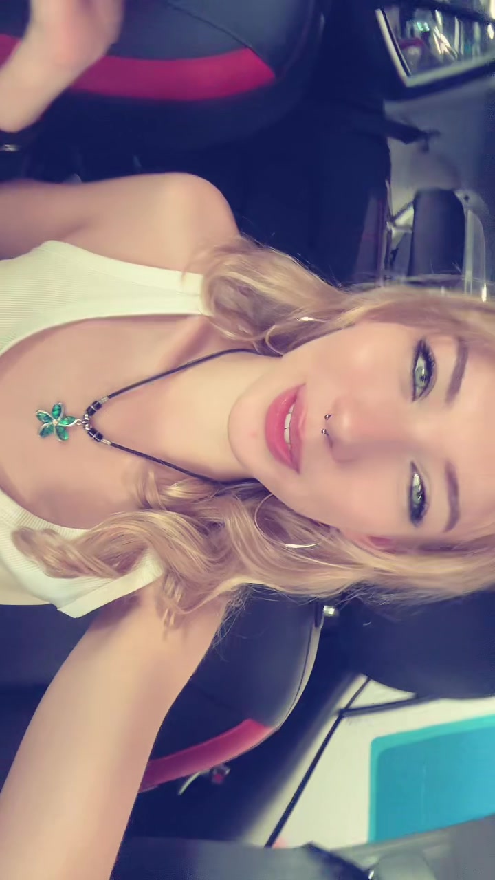 @u1timategirlkisser