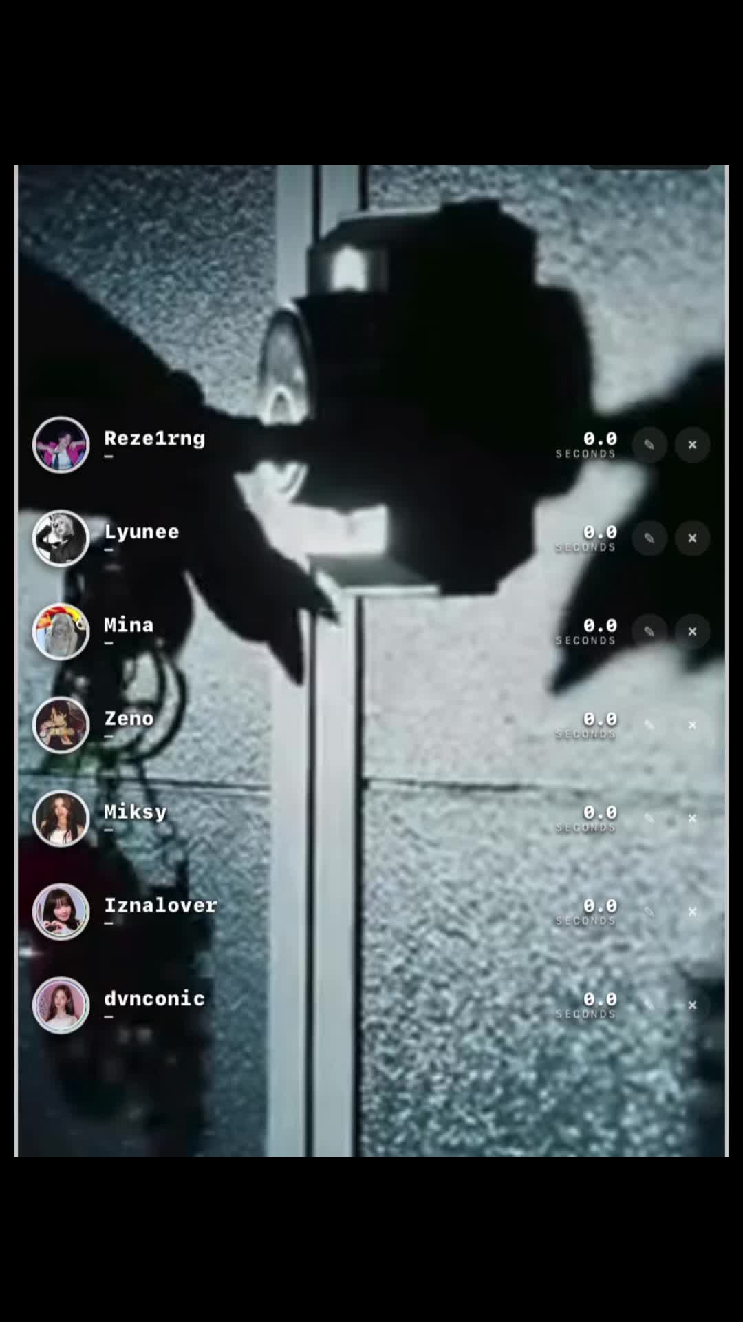 @LYUNEE