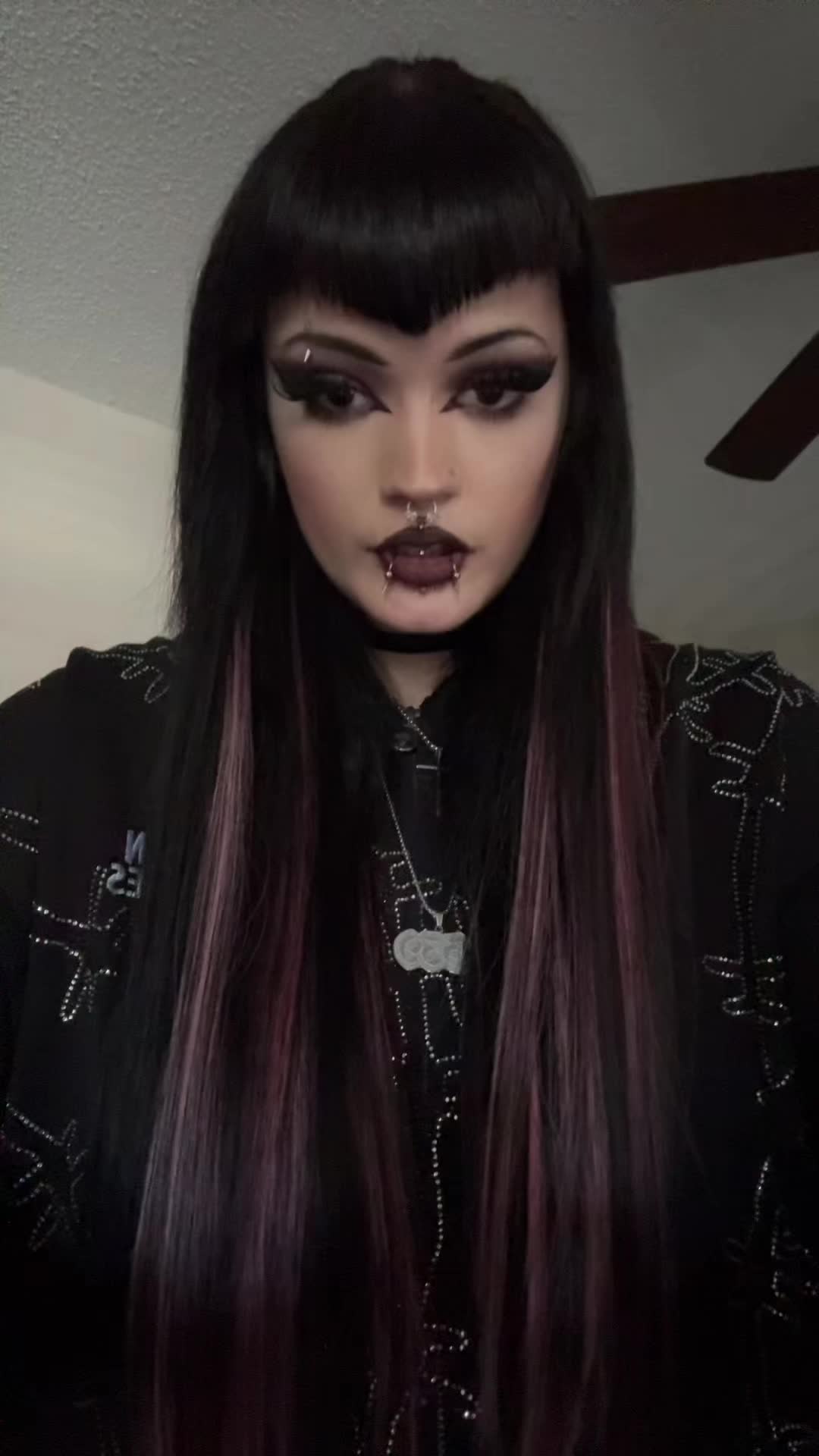 @Ally 🖤