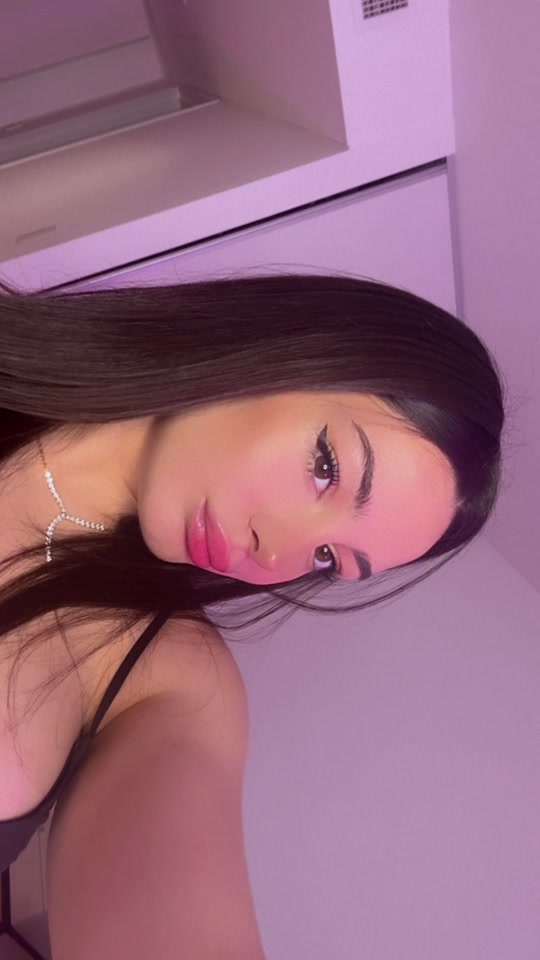 @AlmendraGala