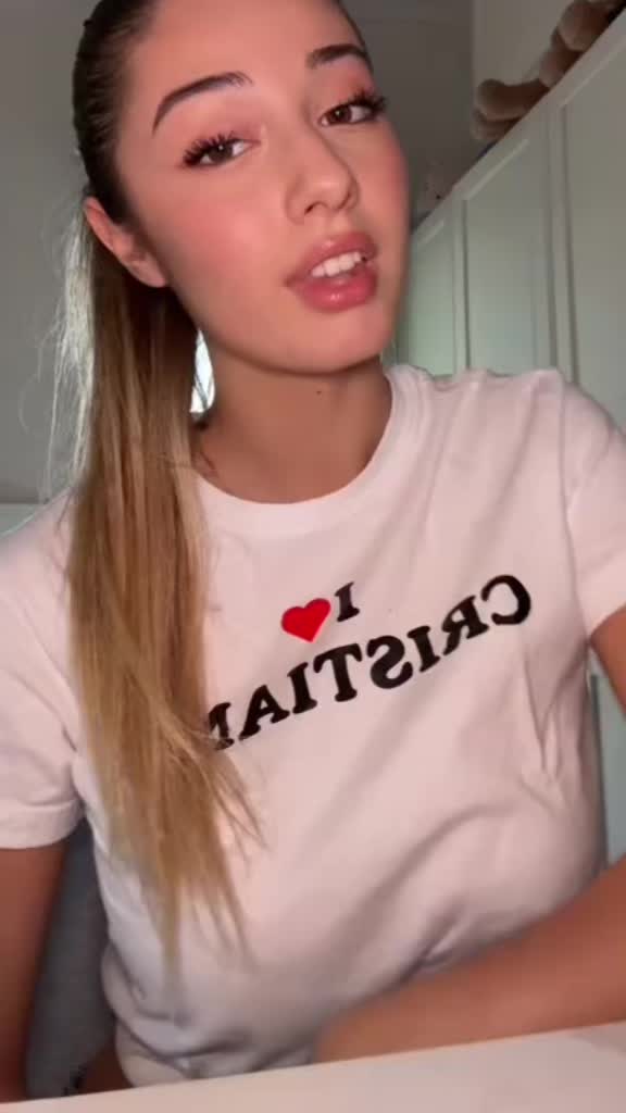 @viovio๐ฉถ