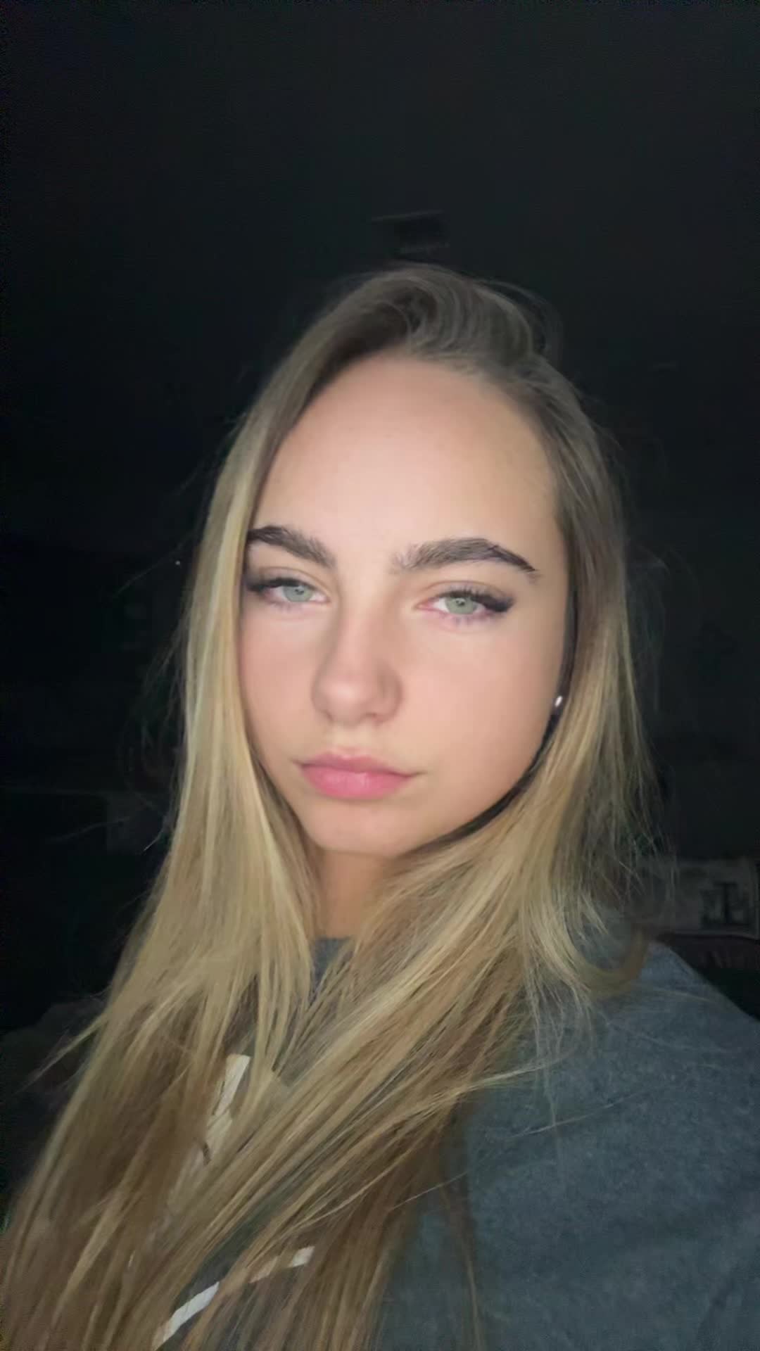 @zoeymar_isa
