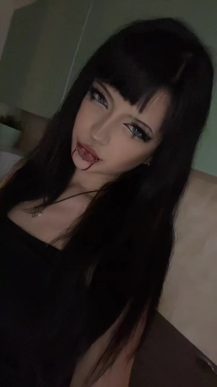 @♛