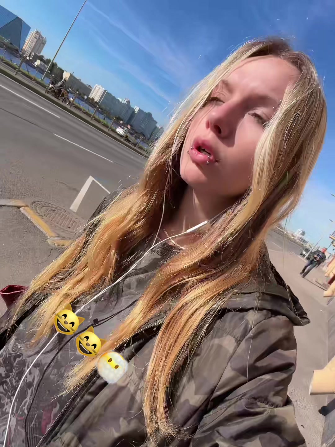 @мила