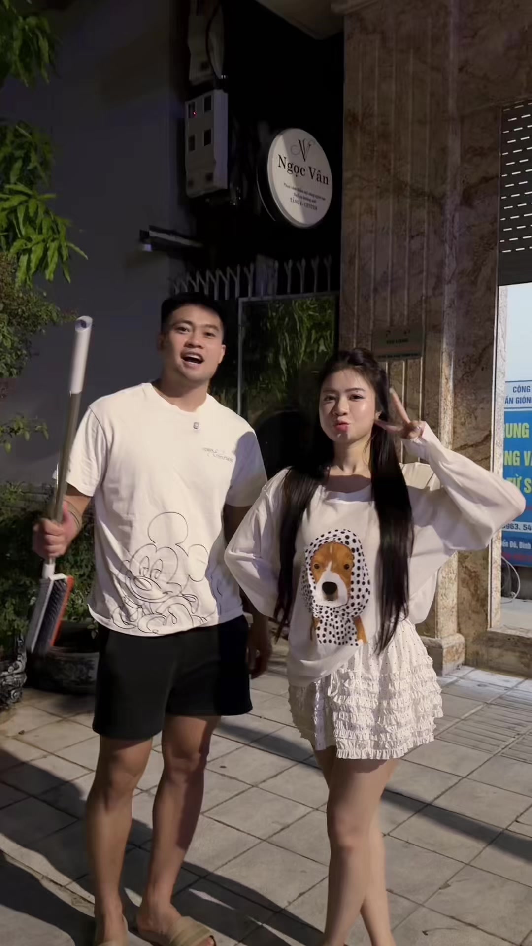 @Ch&uacute; Tư