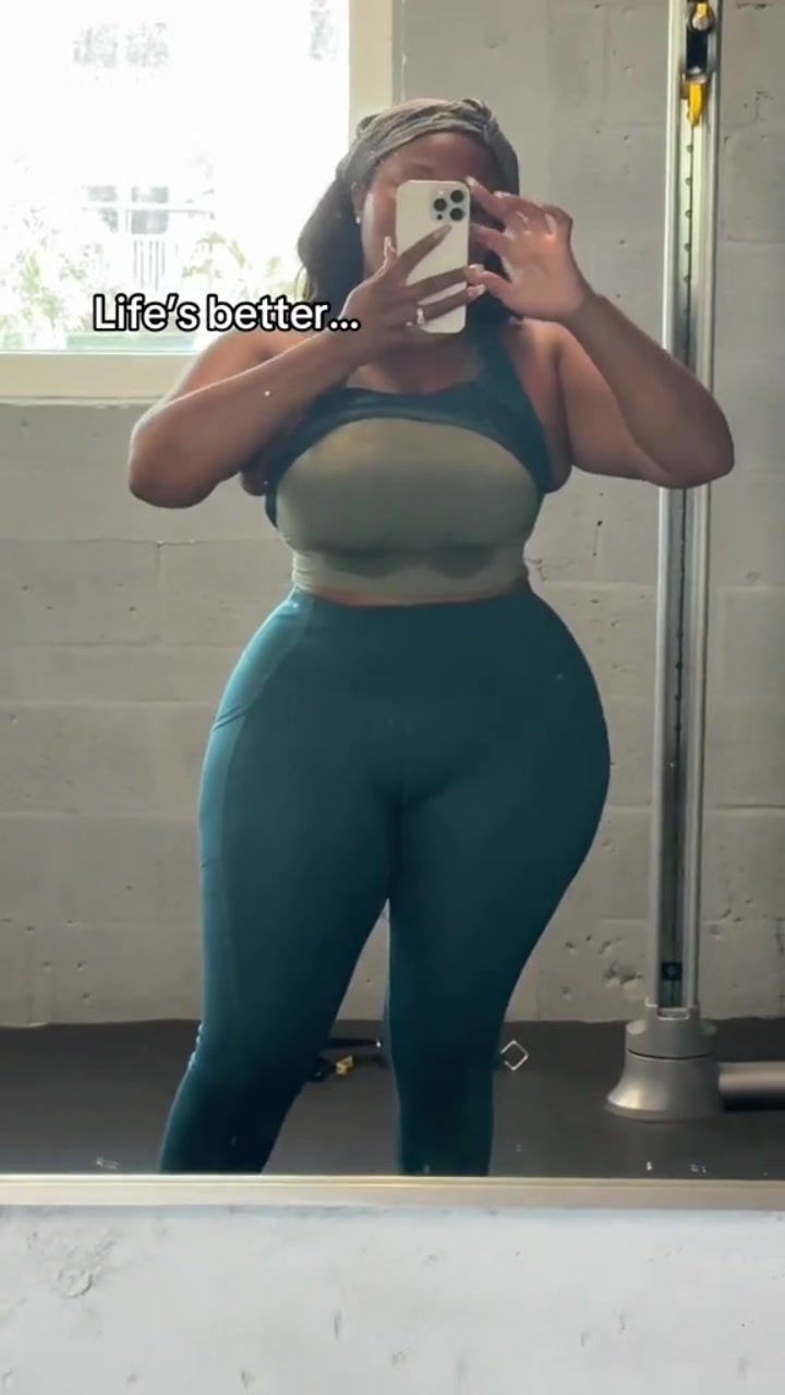 @Charli Nikia