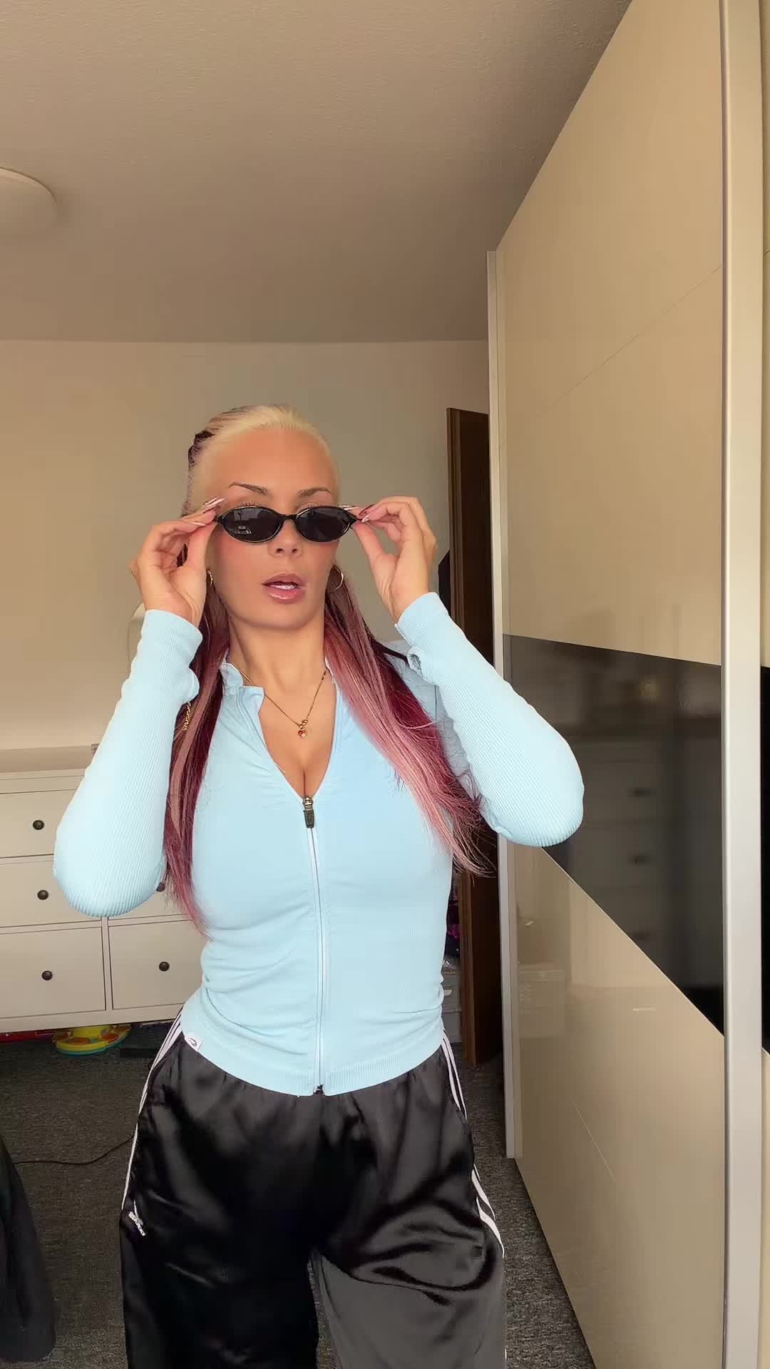 @NYXEA
