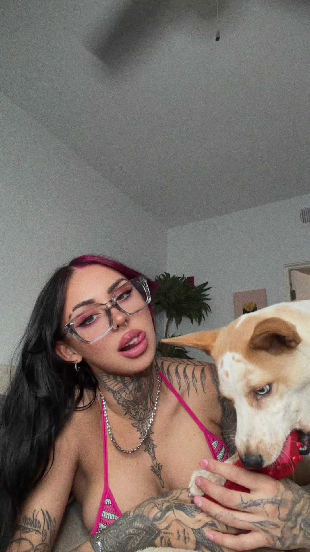 @villaincyn