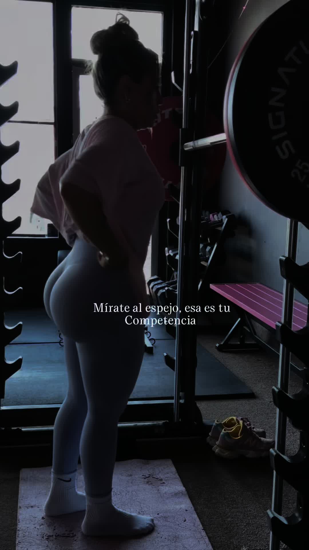 @Angela Flores | 🎀