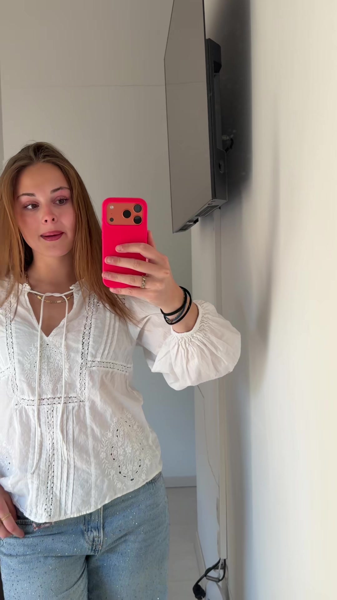 @Helena.v240