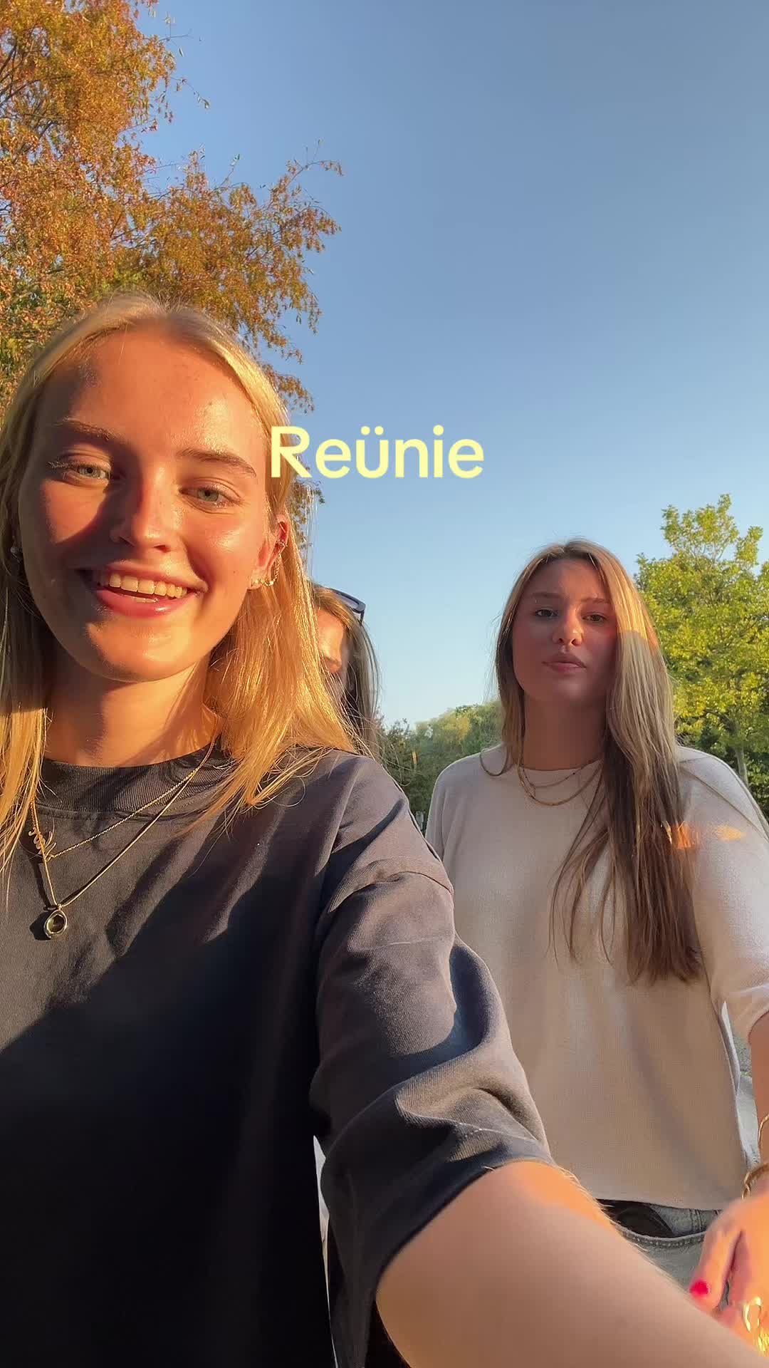 @Ella