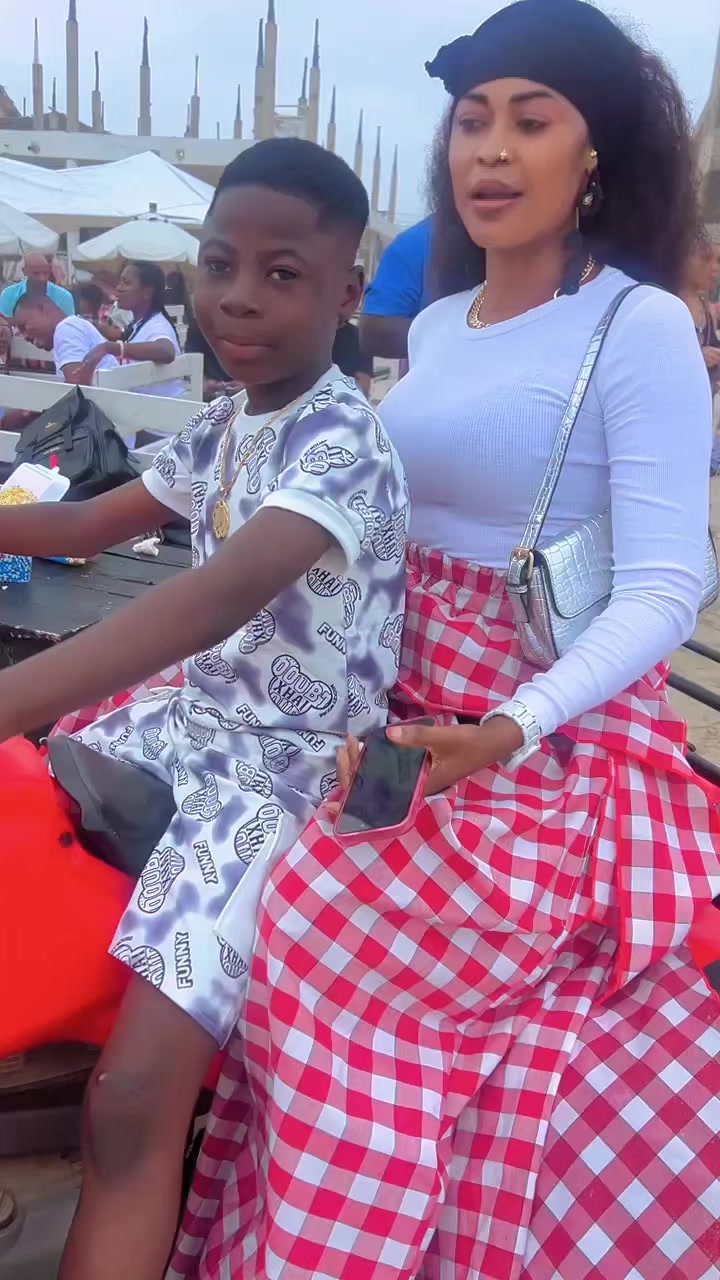 @Bil🌸kis🌺✌️🇬🇭