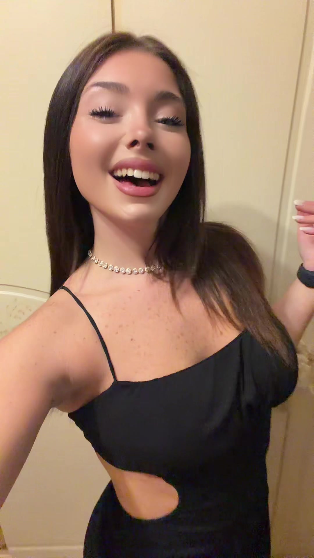 @𝐃𝐞𝐧𝐢𝐬𝐞 𝐁𝐨𝐯𝐞