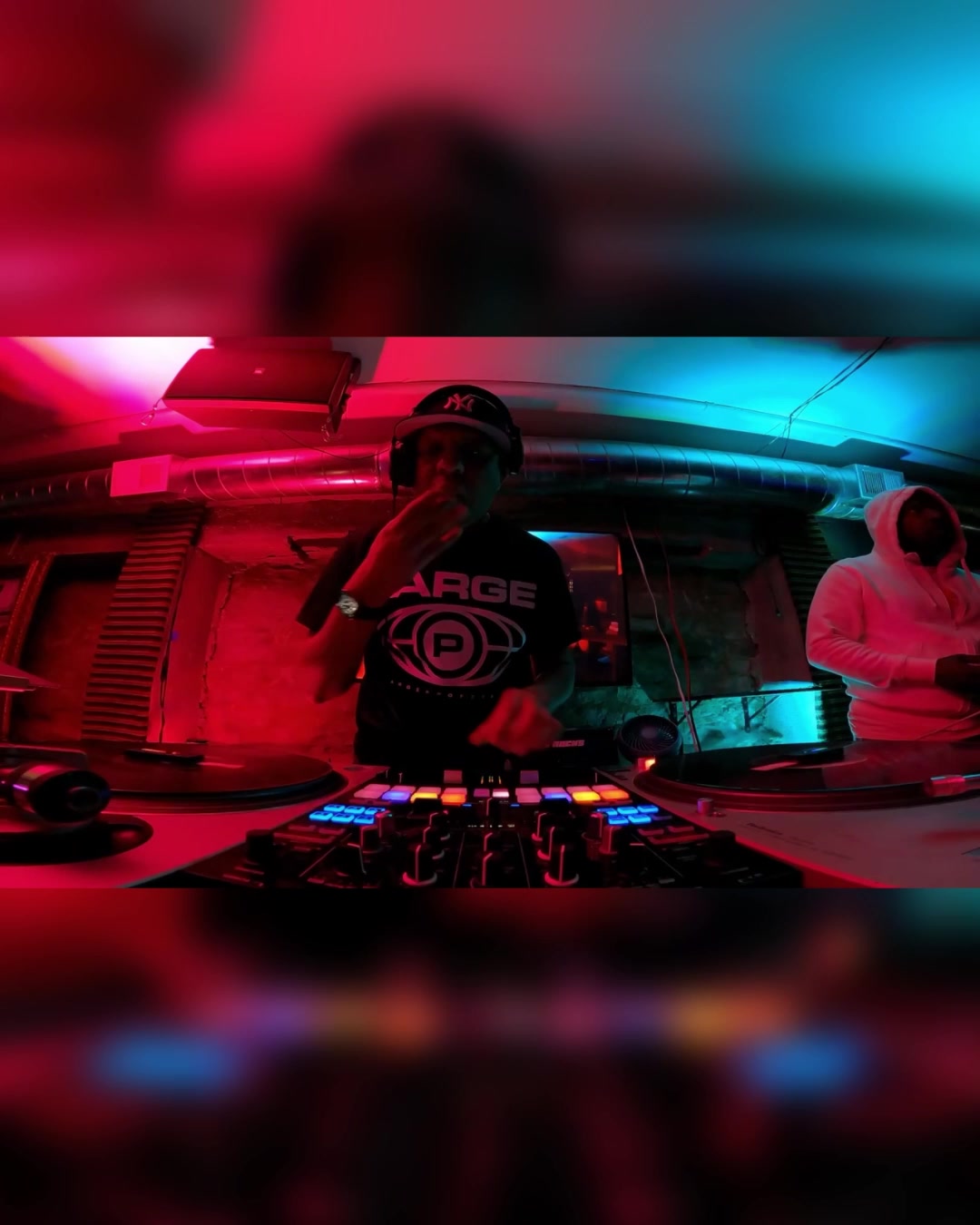 @DJ MUSTAFA ROCKS