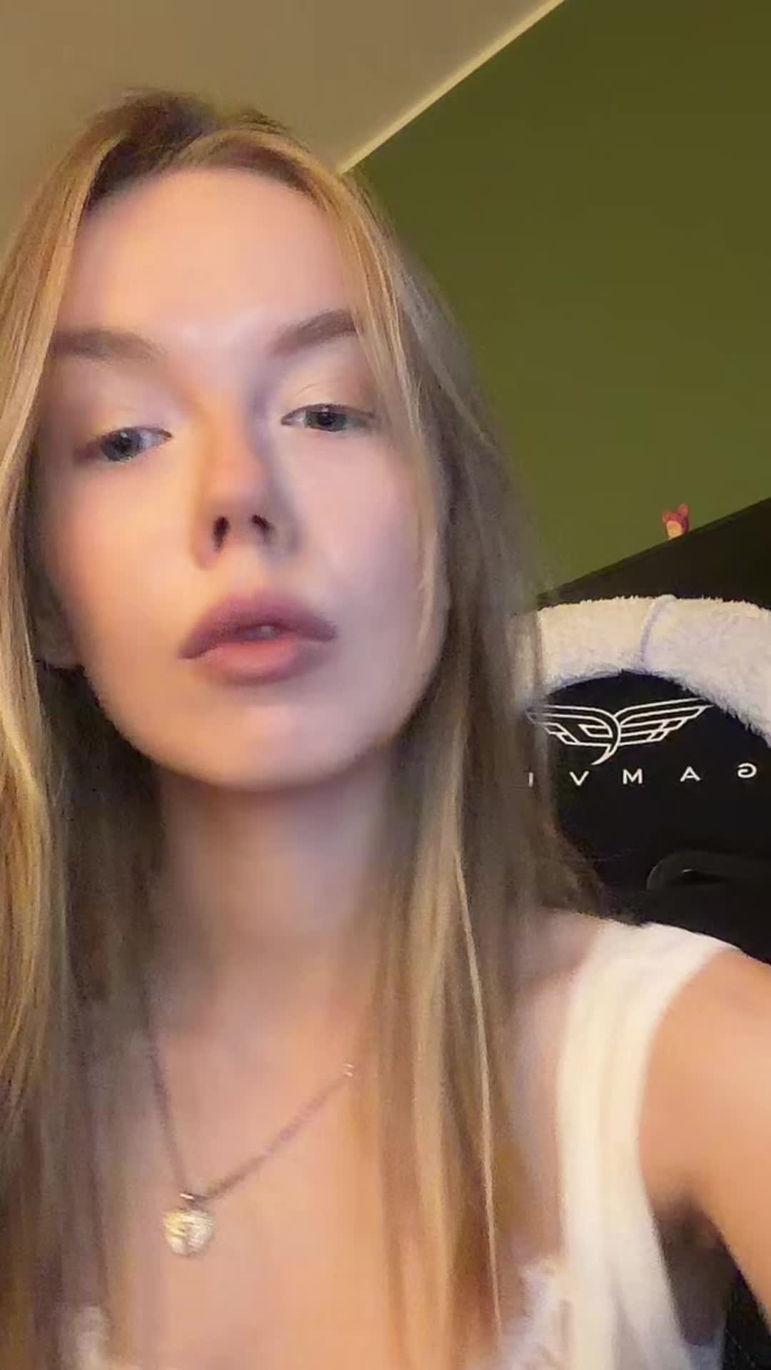 @😾