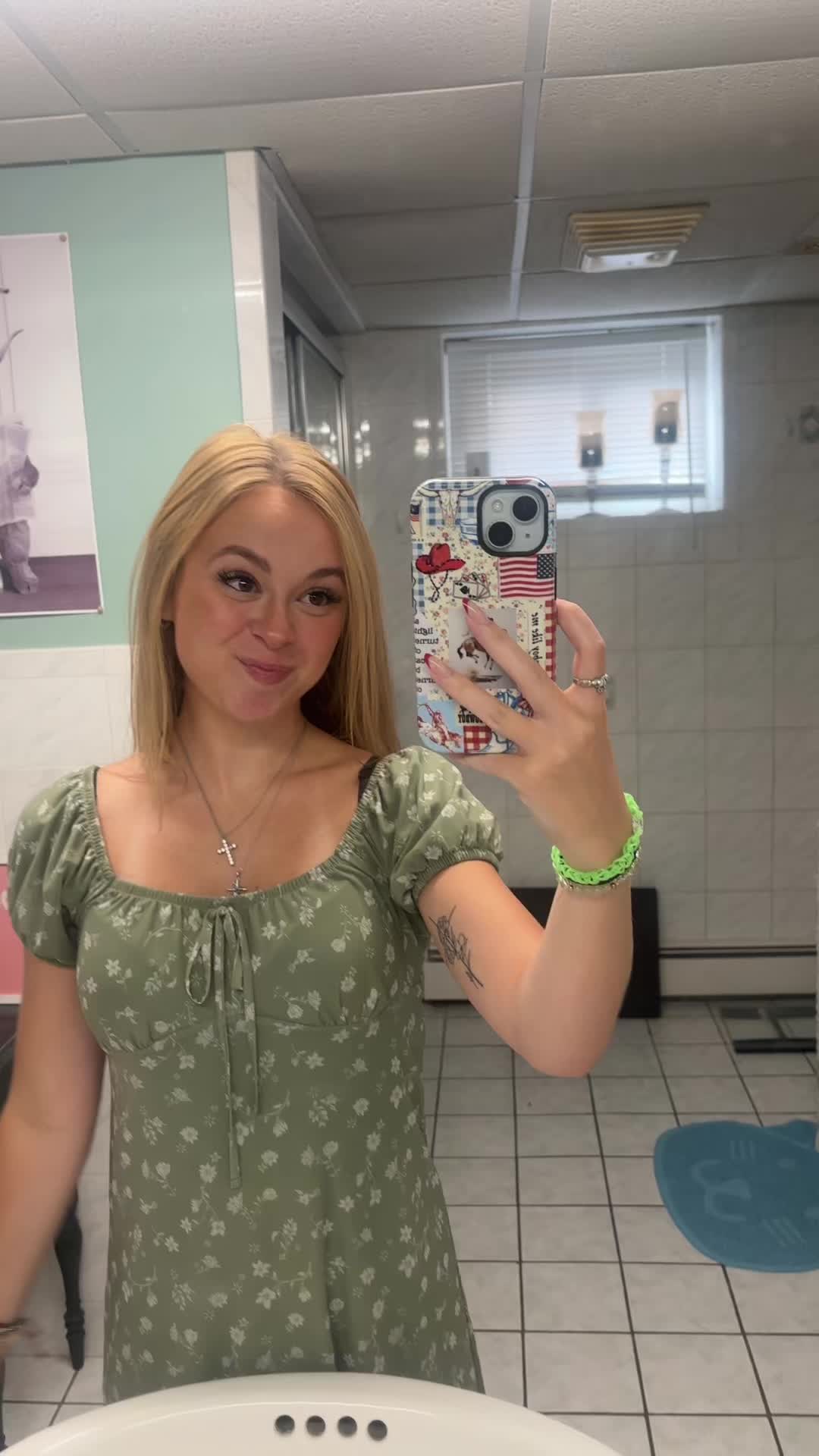 @Erinulshoefer