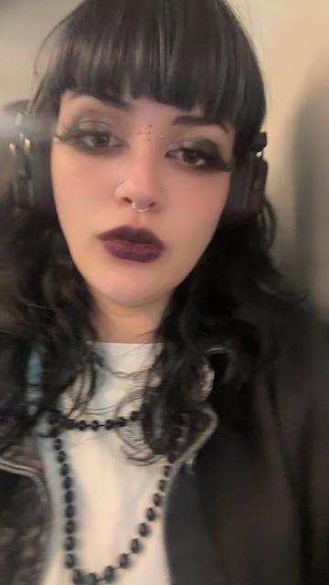 @Juju🖤