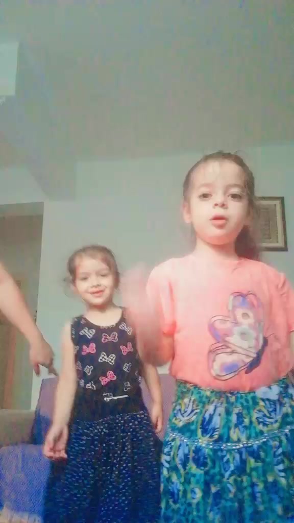 @😘çağla😘cemre👩👧
