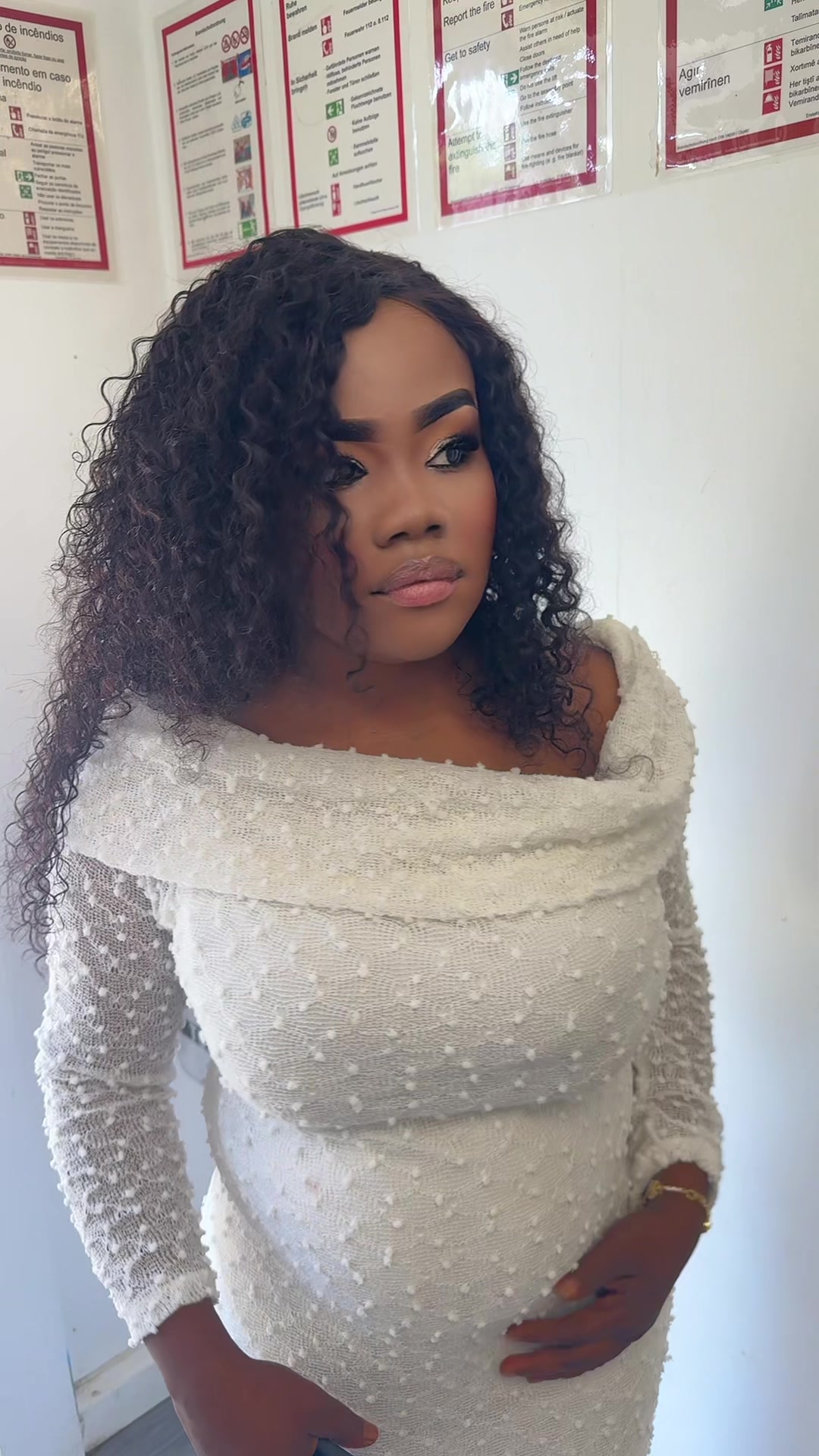 @Ririmakeover & hairstylist