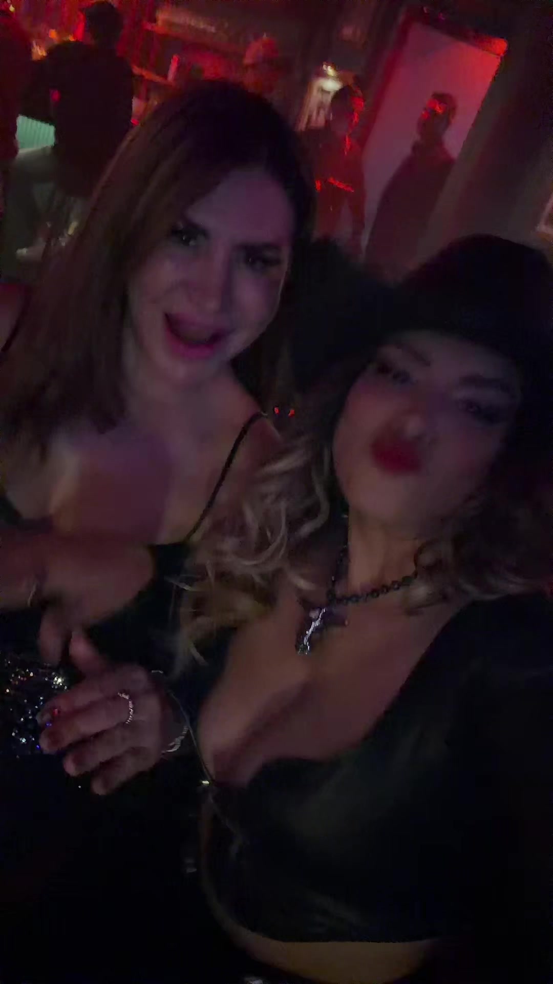 @alejandrasuarez_radio